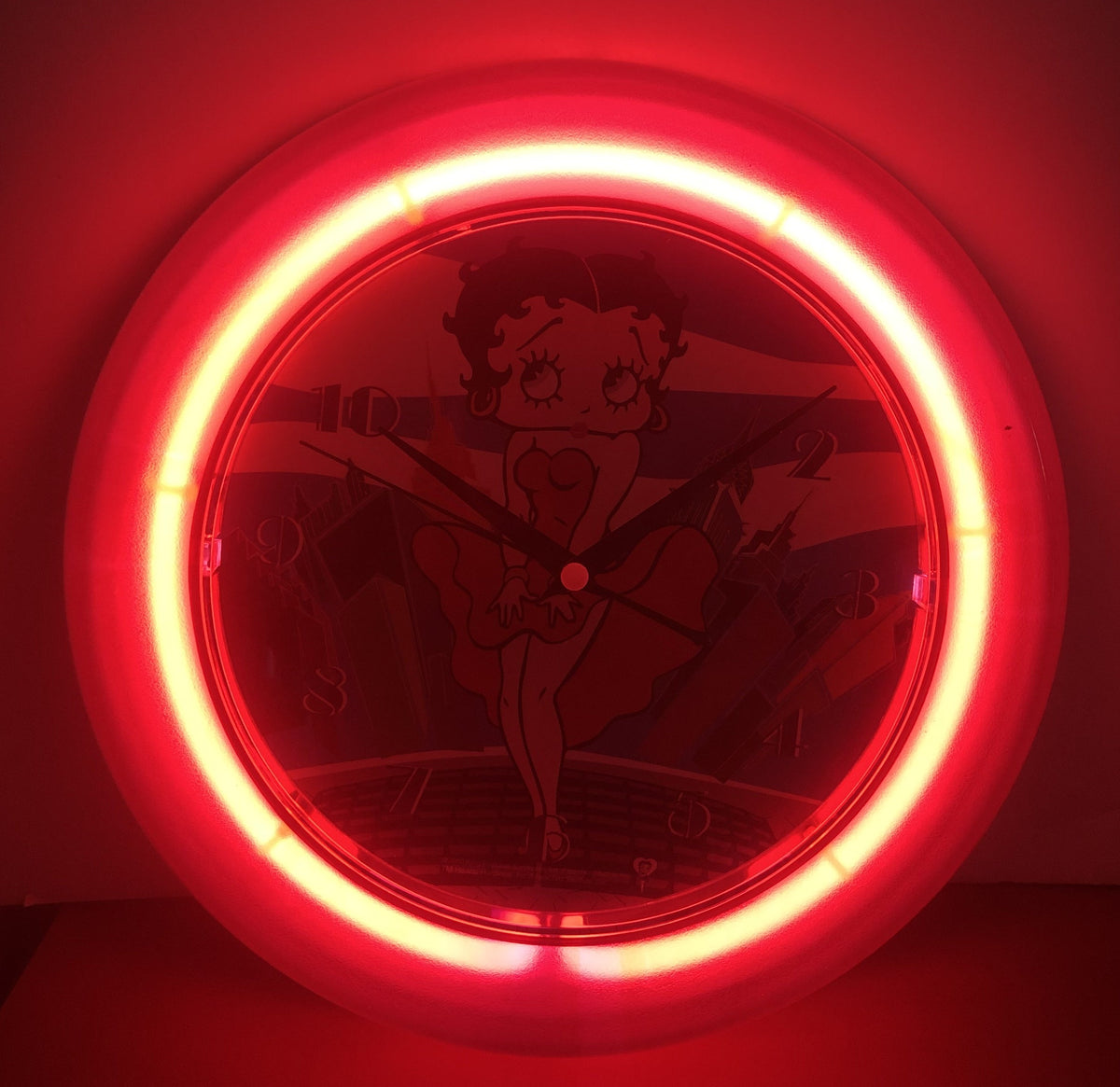Betty Boop Marylin Style in the city Neon Clock Retired – Goodies