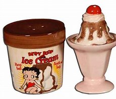 Betty Boop Kiss the Cook Ice Cream Salt and Pepper Shakers