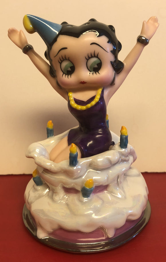 Betty Boop Franklin Mint Happy Birthday Salt and Pepper Set    Retired/Hard to find.