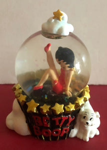 Betty Boop Waterglobe Betty Kick                                 Retired