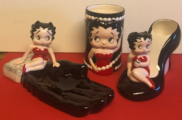 Betty Boop 3 Piece Bathroom Set                                   Retired